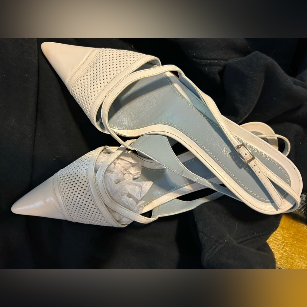Ladies shoes. Barely worn.